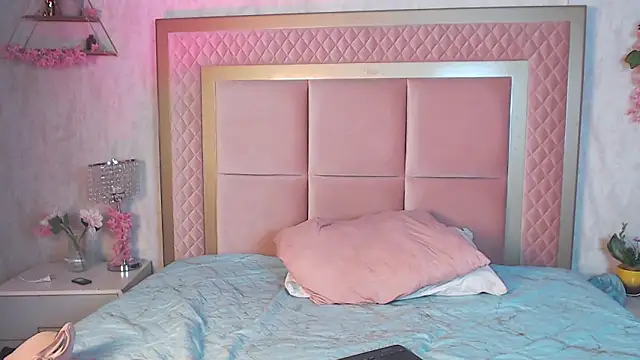 Lunabellee  online show from 03-06-26, 08:27