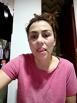 Snapshot of vanessa-titisM chatting on 10-02-25, 03:35 vanessa-titisM online show from 10-02-25, 03:35