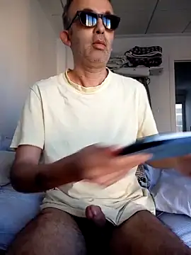 EmilioTaladdro online show from 04-15-26, 06:09