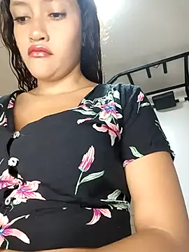 ArielBlossom    online show from 02-02-26, 11:42