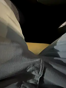 Snapshot of LAZ3R1 chatting on 09-29-25, 03:28 LAZ3R1 online show from 09-29-25, 03:28