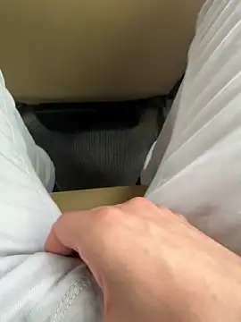 Snapshot of LAZ3R1 chatting on 10-13-25, 08:58 LAZ3R1 online show from 10-13-25, 08:58