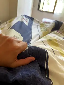 Snapshot of LAZ3R1 chatting on 11-04-25, 08:02 LAZ3R1 online show from 11-04-25, 08:02