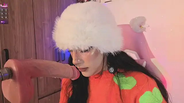 Snapshot of ashlynnlowe_ chatting on 07-13-26, 10:12 ashlynnlowe online show from 07-13-26, 10:12