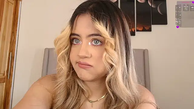 Snapshot of MaryMoon_ chatting on 12-16-25, 06:02 MaryMoon online show from 12-16-25, 06:02