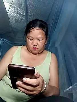 riso-00 online show from 10-04-25, 01:42