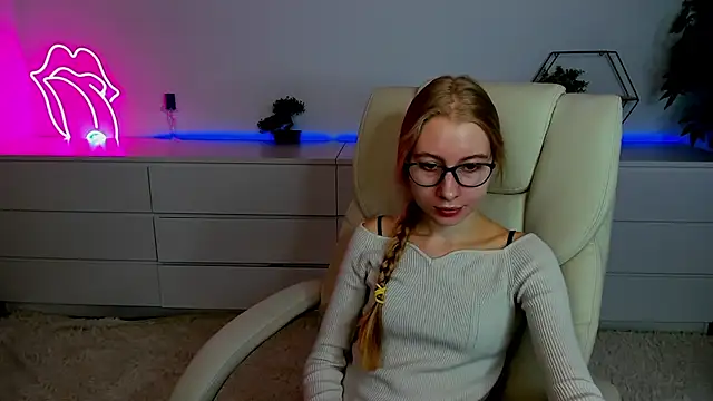 Alina Blonde online show from 09-25-25, 05:44