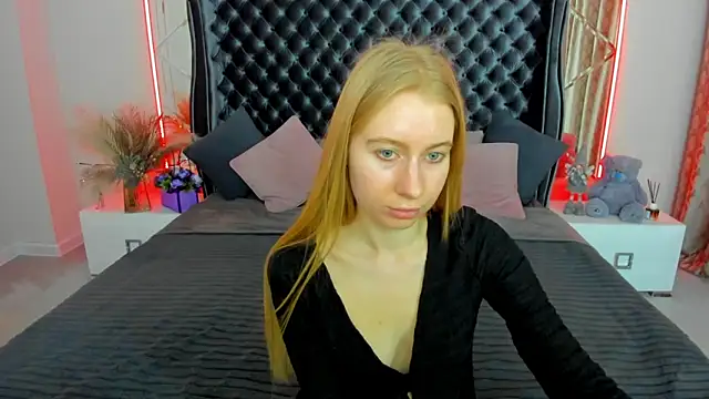 Alina Blonde online show from 04-25-26, 01:41
