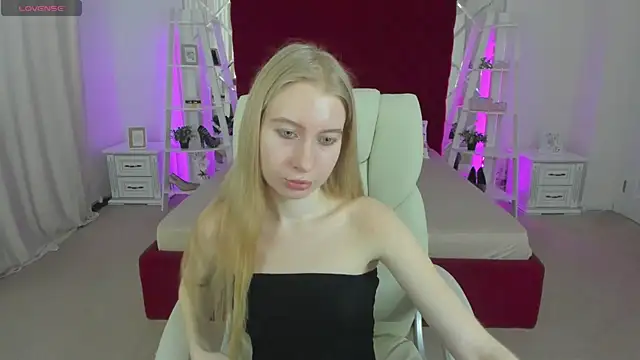 Alina Blonde online show from 07-15-26, 05:34