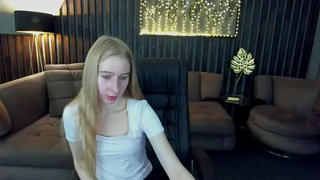Alina Blonde online show from 07-17-26, 05:36