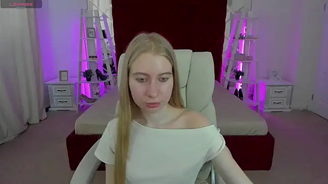 Alina Blonde online show from 07-20-26, 10:39