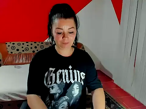 Soffy Skye online show from 10-31-25, 03:51