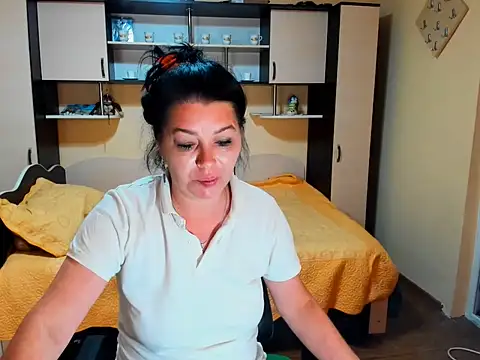 Soffy Skye online show from 06-19-26, 04:28