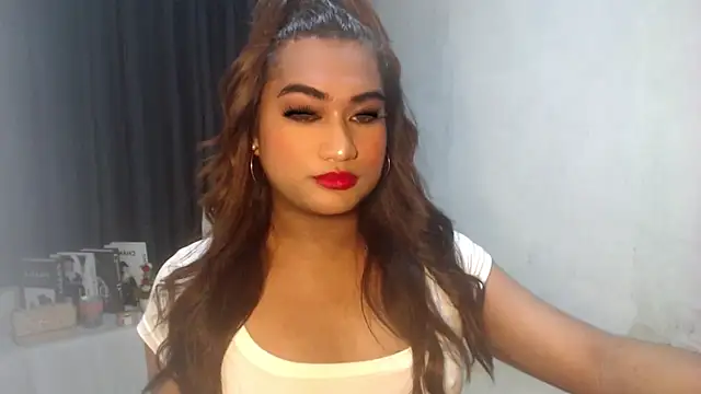 Elysia Fox online show from 12-22-25, 02:30