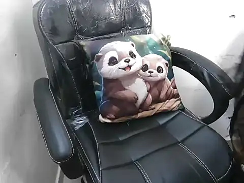 Snapshot of bold_naina chatting on 10-08-25, 03:59 bold naina online show from 10-08-25, 03:59