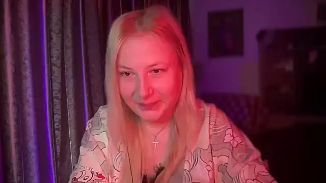 Snapshot of BikiHellena chatting on 12-18-25, 07:25 BikiHellena online show from 12-18-25, 07:25