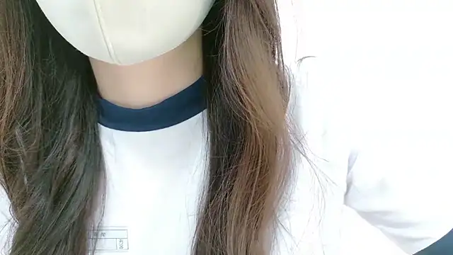 Snapshot of _Mia_land_ chatting on 10-27-25, 01:04 Mia land online show from 10-27-25, 01:04