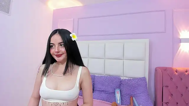 Ashleypetit online show from 12-17-25, 12:22