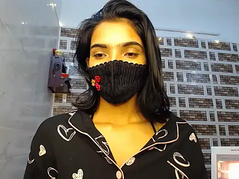 Snapshot of Sweetangle24 chatting on 11-27-25, 05:37 Sweetangle24 online show from 11-27-25, 05:37