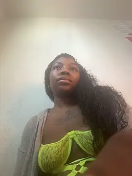 Snapshot of Cocochanel4567 chatting on 06-12-26, 04:28 Cocochanel4567 online show from 06-12-26, 04:28