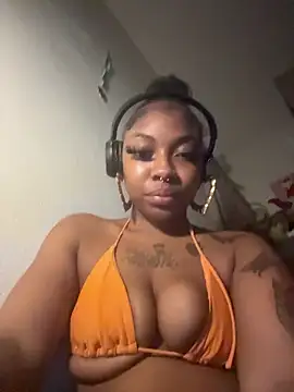 Snapshot of Cocochanel4567 chatting on 07-09-26, 09:13 Cocochanel4567 online show from 07-09-26, 09:13
