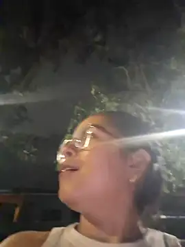 Snapshot of Chloe_y_Dante chatting on 09-25-25, 04:27 Chloe y Dante online show from 09-25-25, 04:27