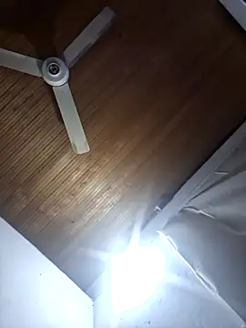 Snapshot of Chloe_y_Dante chatting on 09-28-25, 11:32 Chloe y Dante online show from 09-28-25, 11:32