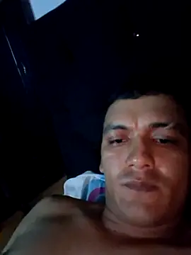 Snapshot of Chloe_y_Dante chatting on 11-24-25, 04:56 Chloe y Dante online show from 11-24-25, 04:56