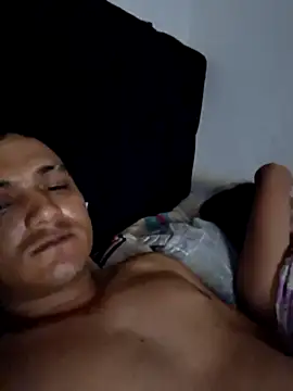 Snapshot of Chloe_y_Dante chatting on 11-26-25, 05:52 Chloe y Dante online show from 11-26-25, 05:52