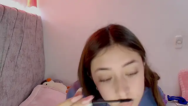 kimmy vegga2 online show from 10-15-25, 12:27