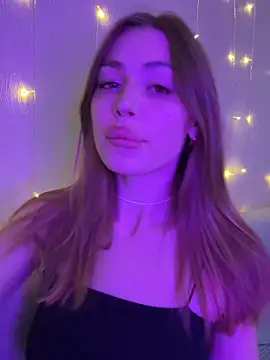 Elizabeth Tay online show from 10-21-25, 05:24