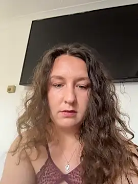 Snapshot of AnielaMarie chatting on 09-18-25, 11:12 AnielaMarie online show from 09-18-25, 11:12