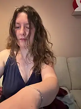 Snapshot of AnielaMarie chatting on 09-23-25, 07:00 AnielaMarie online show from 09-23-25, 07:00