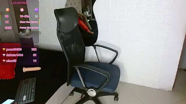 daphne walton online show from 11-28-25, 11:07