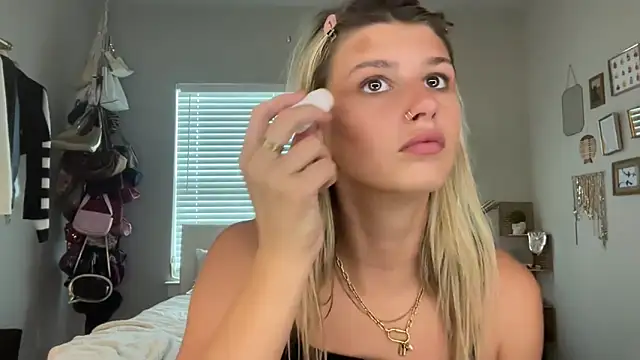 AnnGrayson online show from 09-25-25, 06:22