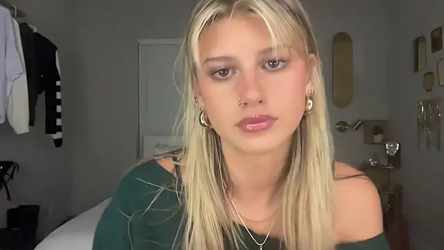 AnnGrayson online show from 10-08-25, 01:36