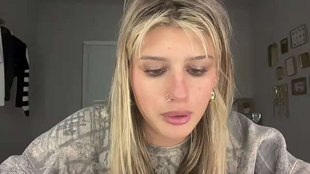 AnnGrayson online show from 10-10-25, 01:37