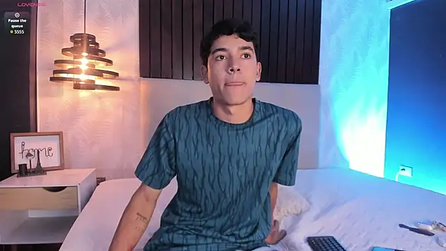 SandroVeyra online show from 10-26-25, 03:34