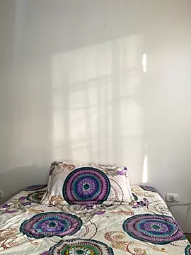 Michelle Narvaez online show from 09-19-25, 10:21