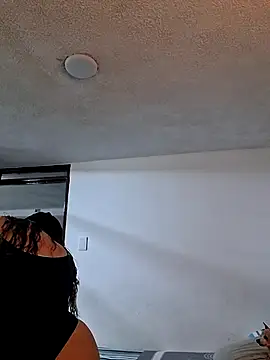 Aliciabloom online show from 10-12-25, 08:41