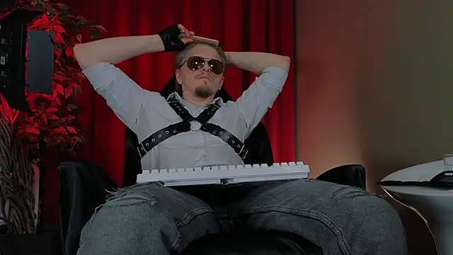 Vincent Hardman online show from 04-11-26, 08:13