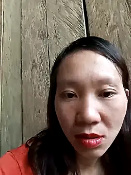 Snapshot of bonnie-00 chatting on 10-20-25, 02:01 bonnie-00 online show from 10-20-25, 02:01