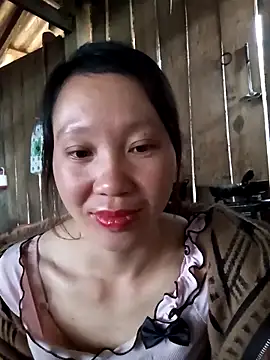 bonnie-00 online show from 12-18-25, 01:00