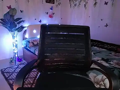 Naughtyy stripgirl online show from 02-25-26, 06:06