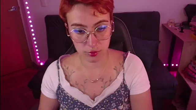 Miacatsito3 online show from 10-21-25, 09:37