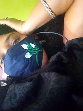 TAMI KAYAL online show from 10-31-25, 07:42