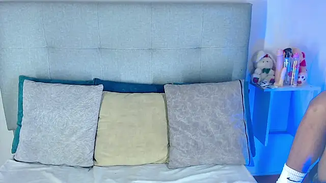 Billie Turner  online show from 10-14-25, 04:46