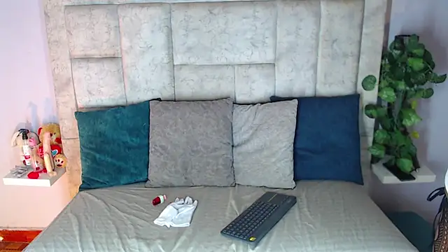 Billie Turner  online show from 10-15-25, 07:47