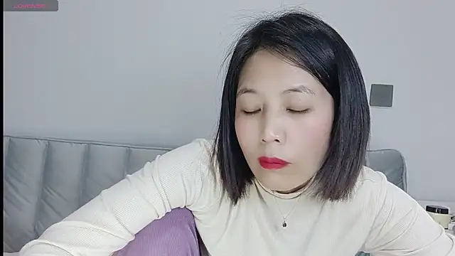 Snapshot of Miraitowa_ chatting on 02-18-26, 03:52 Miraitowa online show from 02-18-26, 03:52