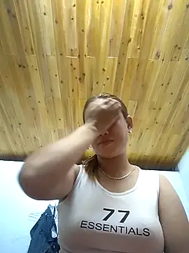 Snapshot of Dung_x chatting on 10-12-25, 02:16 Dung x online show from 10-12-25, 02:16